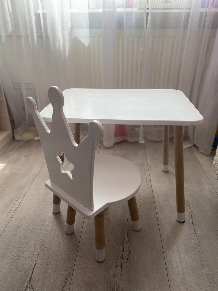 Krzesełko + stolik dla dzieci