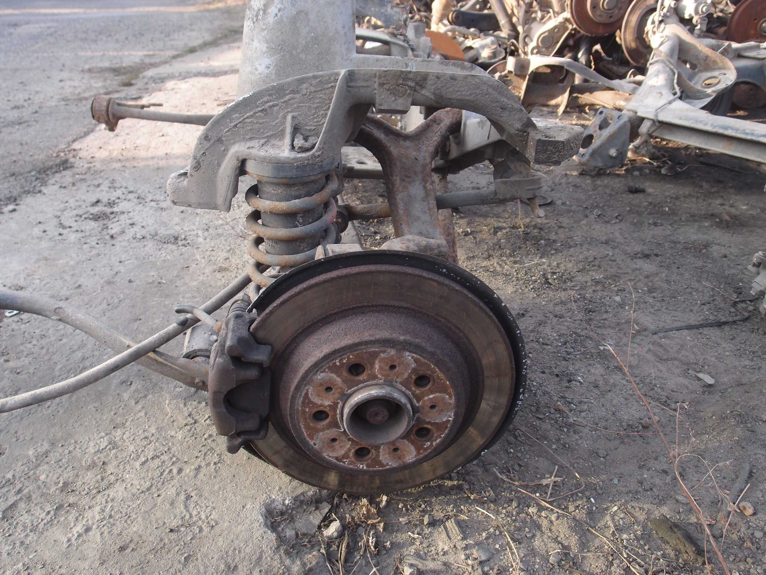 Belka zawieszenia Volvo V70 I 2.0T 4x4