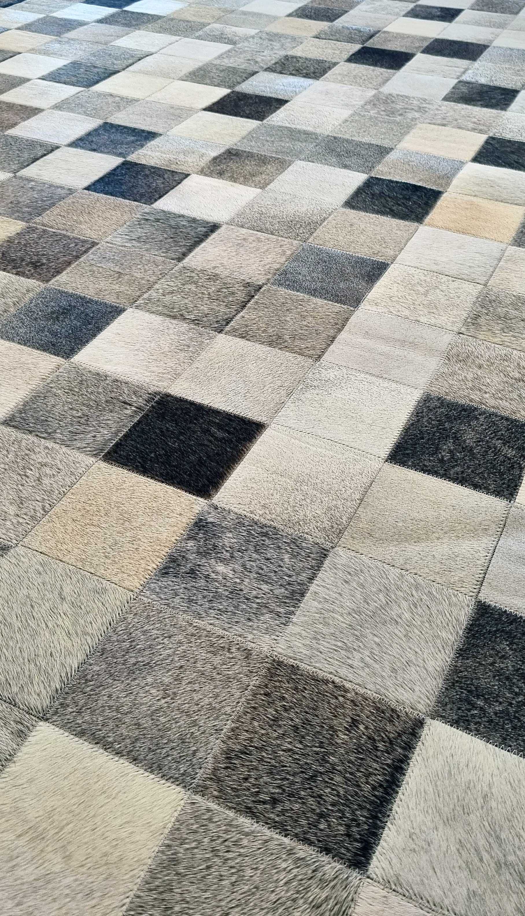 Dywan z krowy bydlęcej patchwork 400x250. Przepiękne odcienie szarości