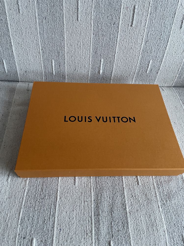 Louis Vuitton LV pudlo magnetyczne 40,5x 29cm