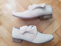 Beżowe zamszowe loafery H&M Premium