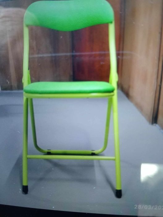 Cadeira dobrável.