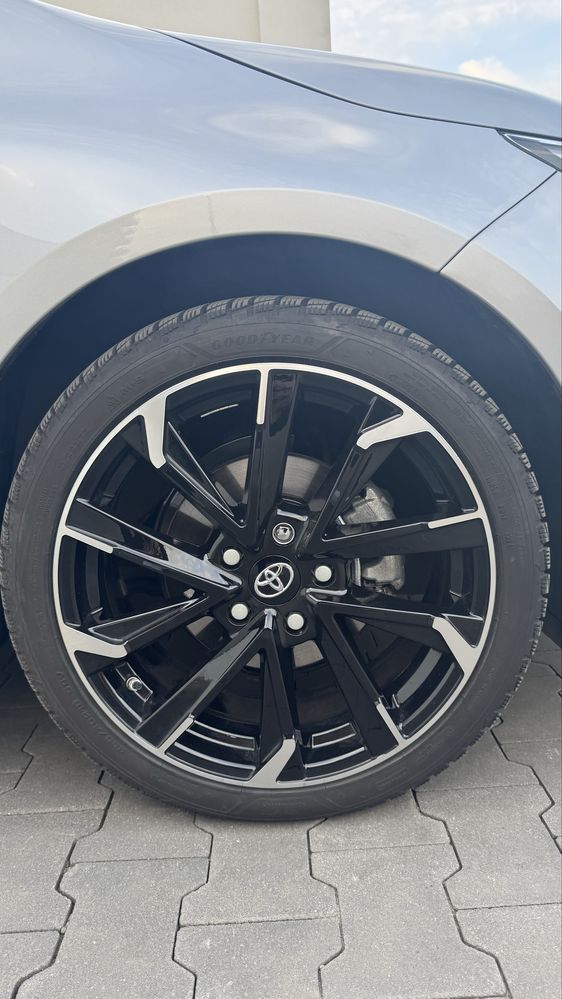 Koła zimowe alufelgi 18’’ 225/40 5x114,3 Toyota Corolla czujniki TPMS