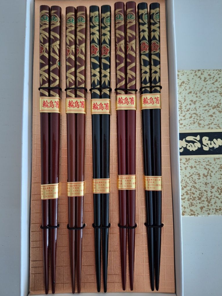 Conjunto de pauzinhos japoneses