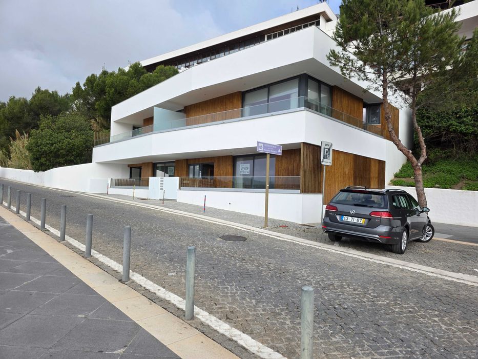 Apartamento t2 Santiago ( Sesimbra )  primeira linha vista de mar .