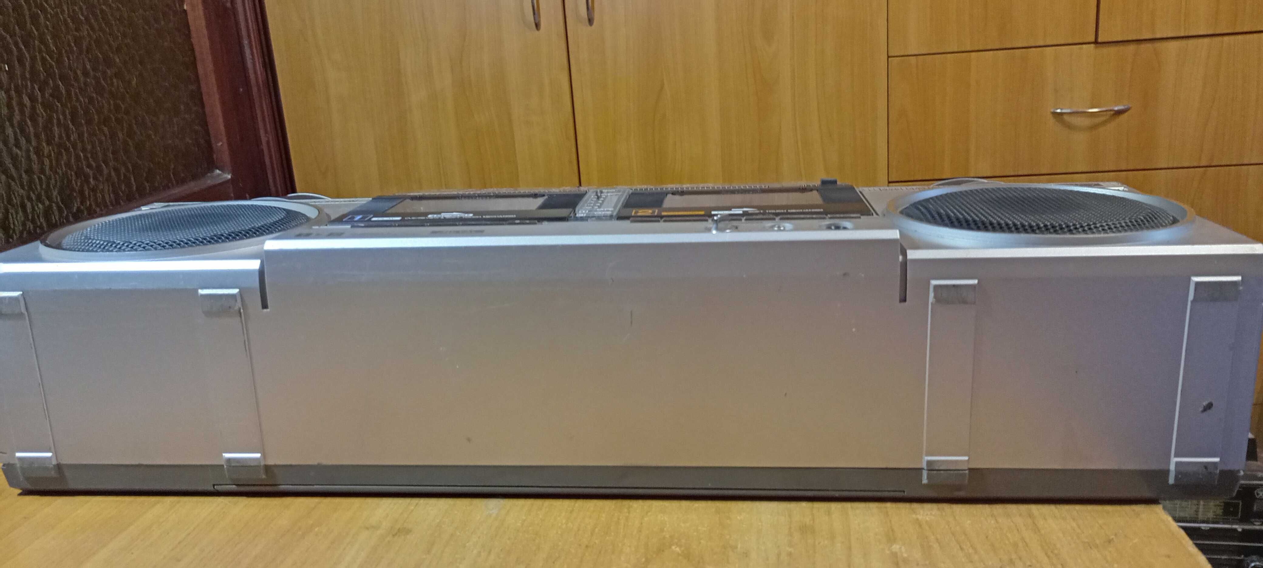 Магнитола "Hitachi trk w55w"