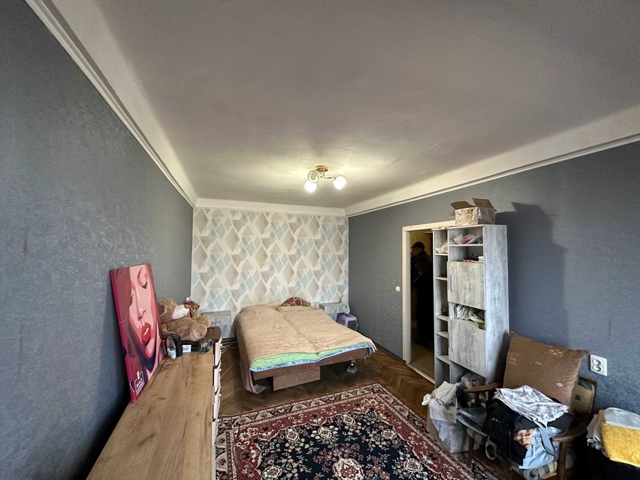 Срочно! Продам 1-к квартиру по ул. Энтузиастов 33 возле м.Левобережная