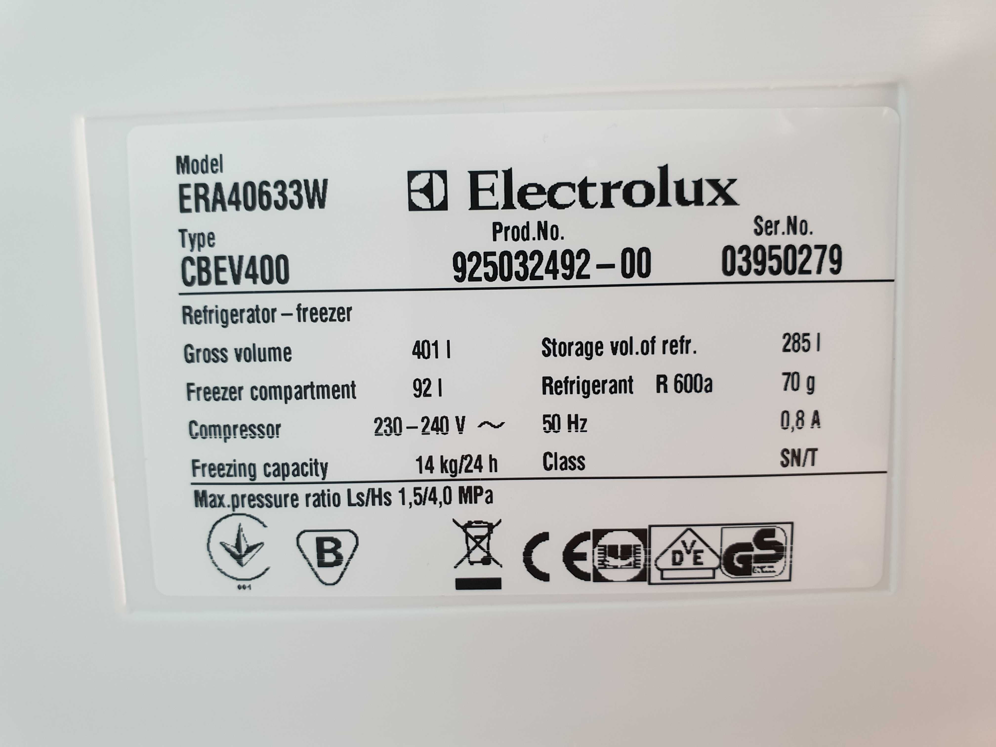 Двухкамерный холодильник Electrolux 201 cm / ERA 40633 W