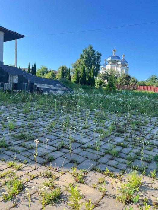 Продаж комерційного приміщення під ресторан та готель