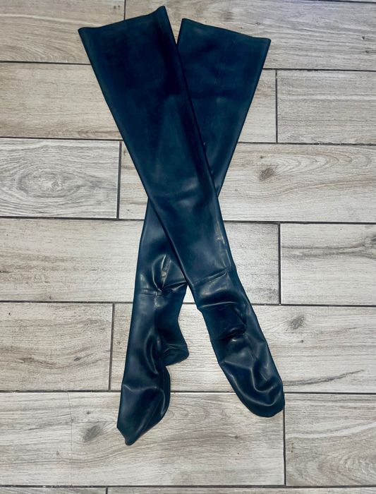 915a/ Czarne nowe długie pończochy latex 0,4 lateks M ze stopami