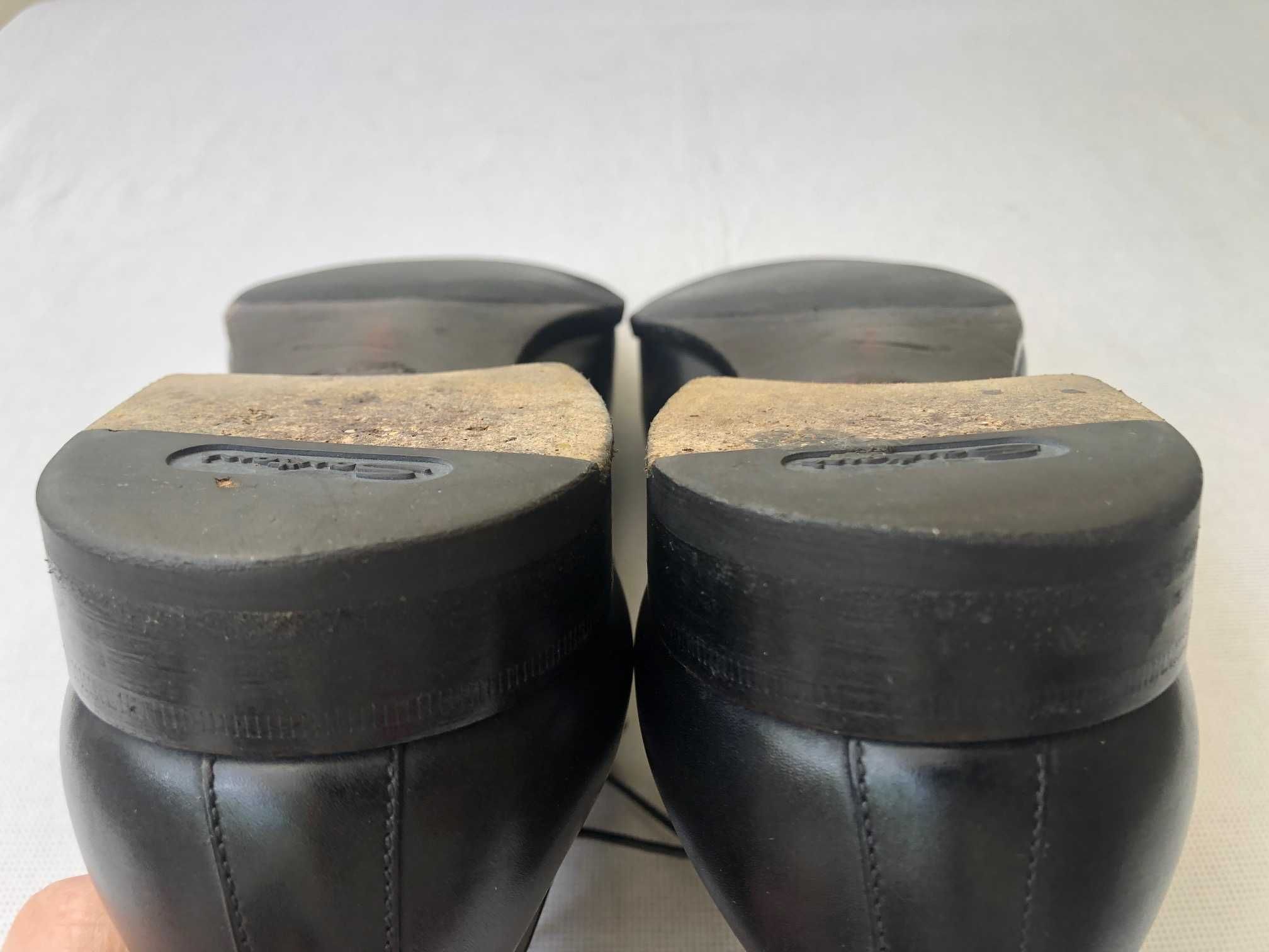 Кожаные туфли на шнурках Santoni (Италия)