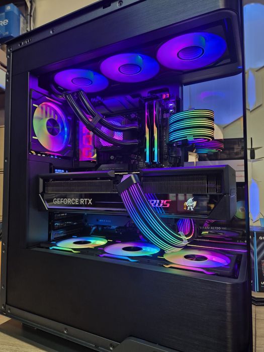Ultra Gaming Ryzen 7 9800x3d 64GB RTX 5090 Phanteks 2TB 1300W