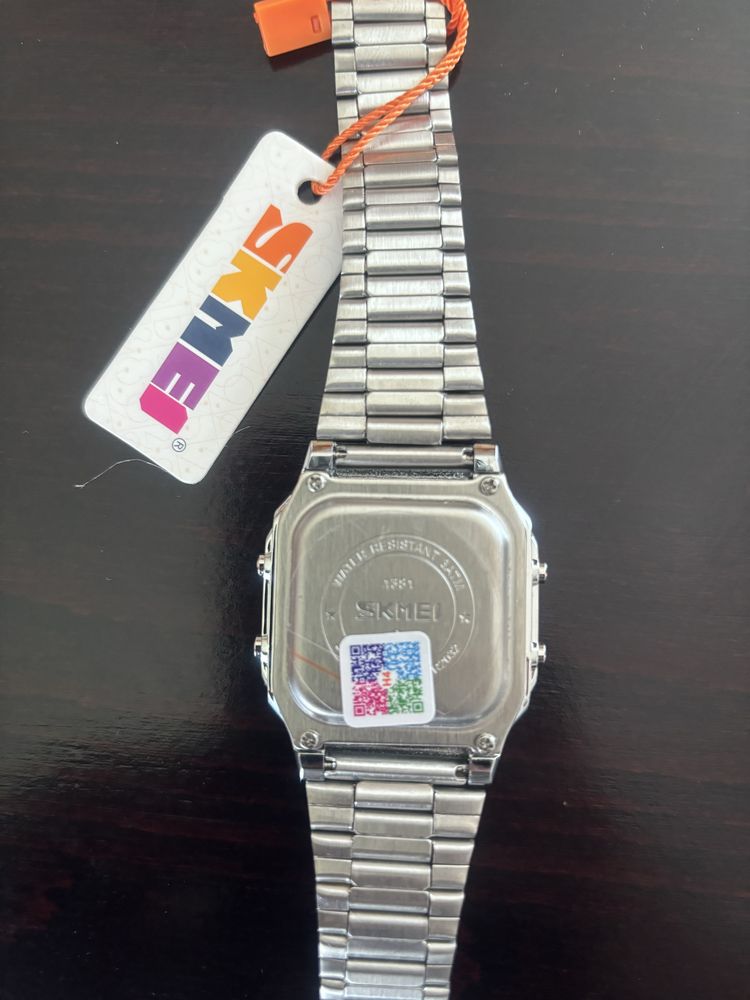 Nowy zegarek elektroniczny Skmei srebrny