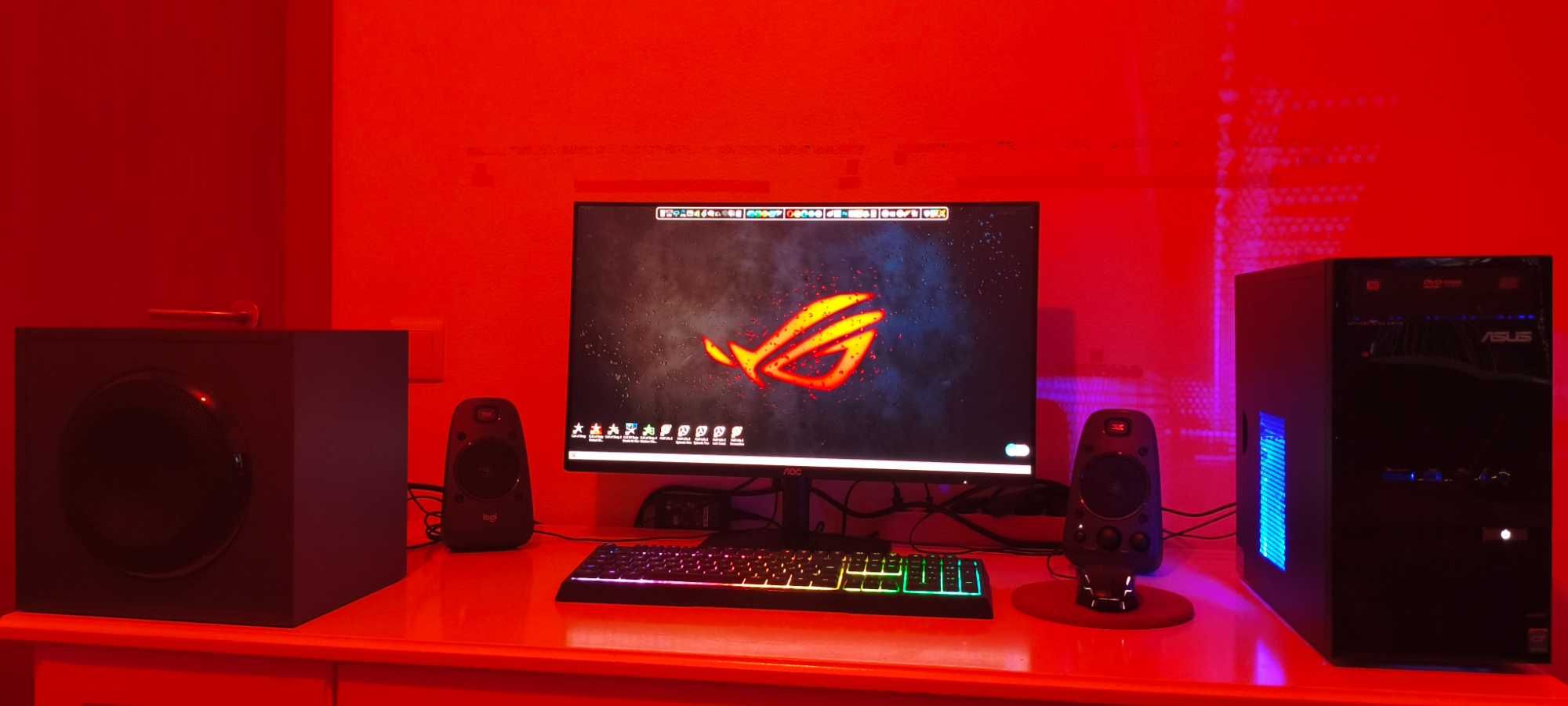 Torre ASUS Core i5-4440 + monitor de 27" e colunas Logitech 2.1.