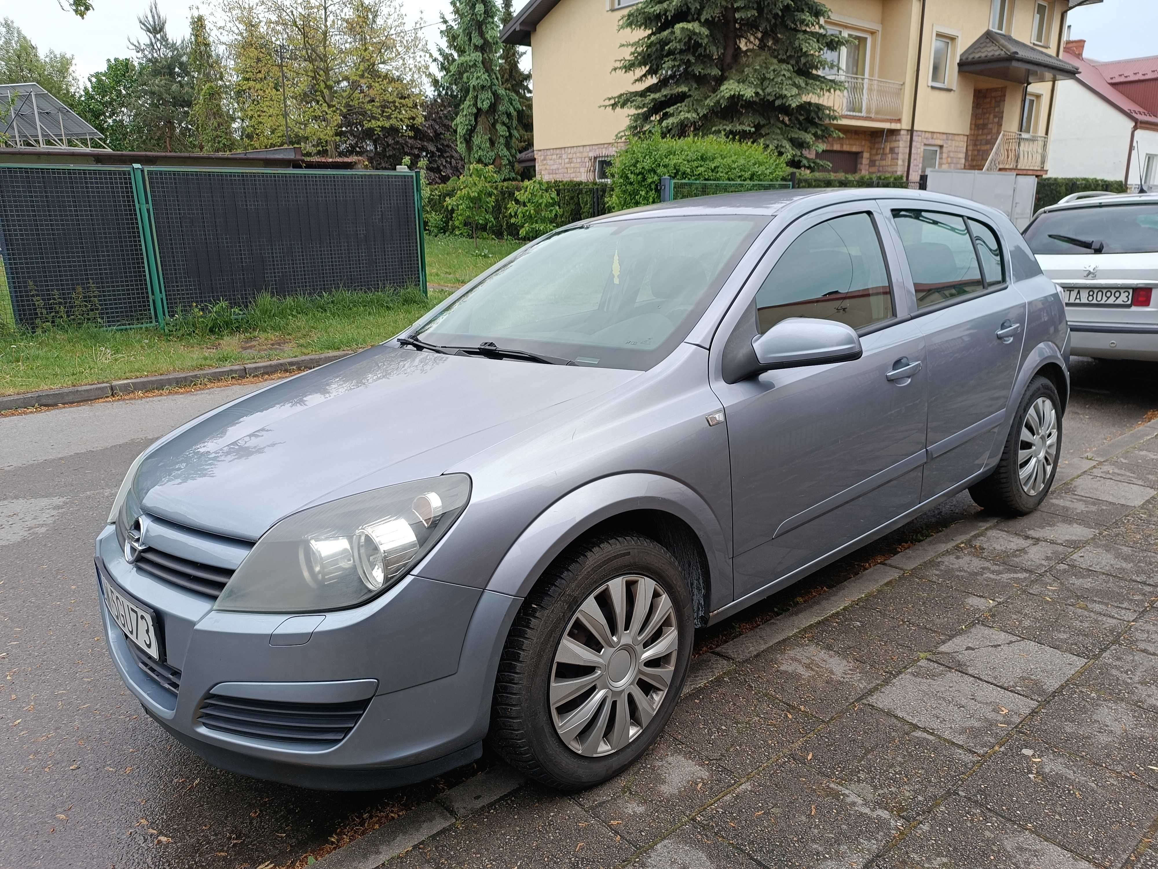 Opel Astra III H , zarejestrowana, tanio, na chodzie, do napraw