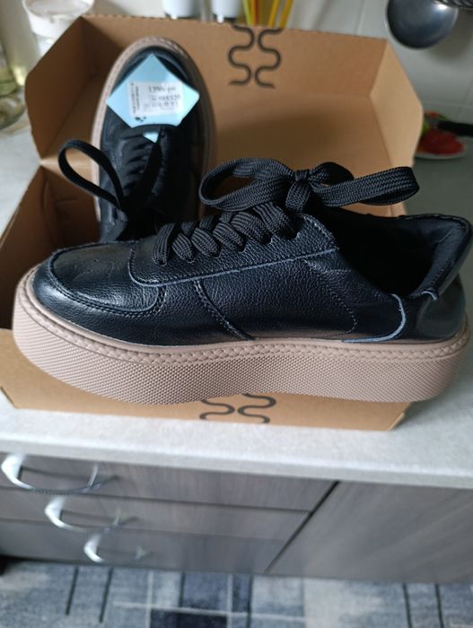 Жіноче взуття шкіряне