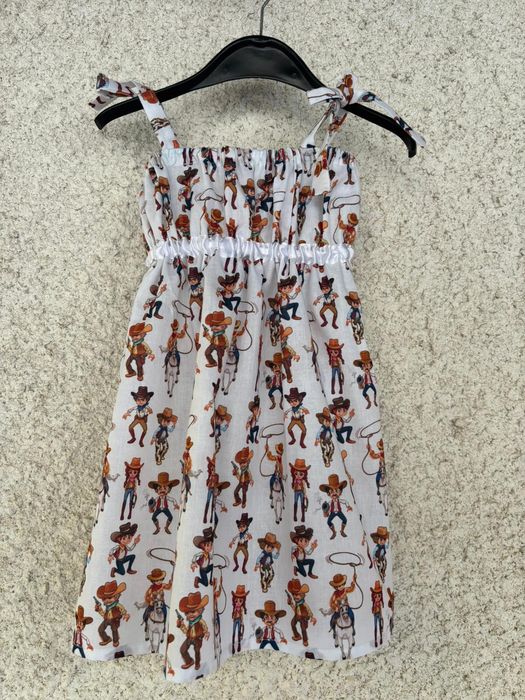 Vestidos menina feitos por mim,algodão serve dos 6 m  a 3 anos