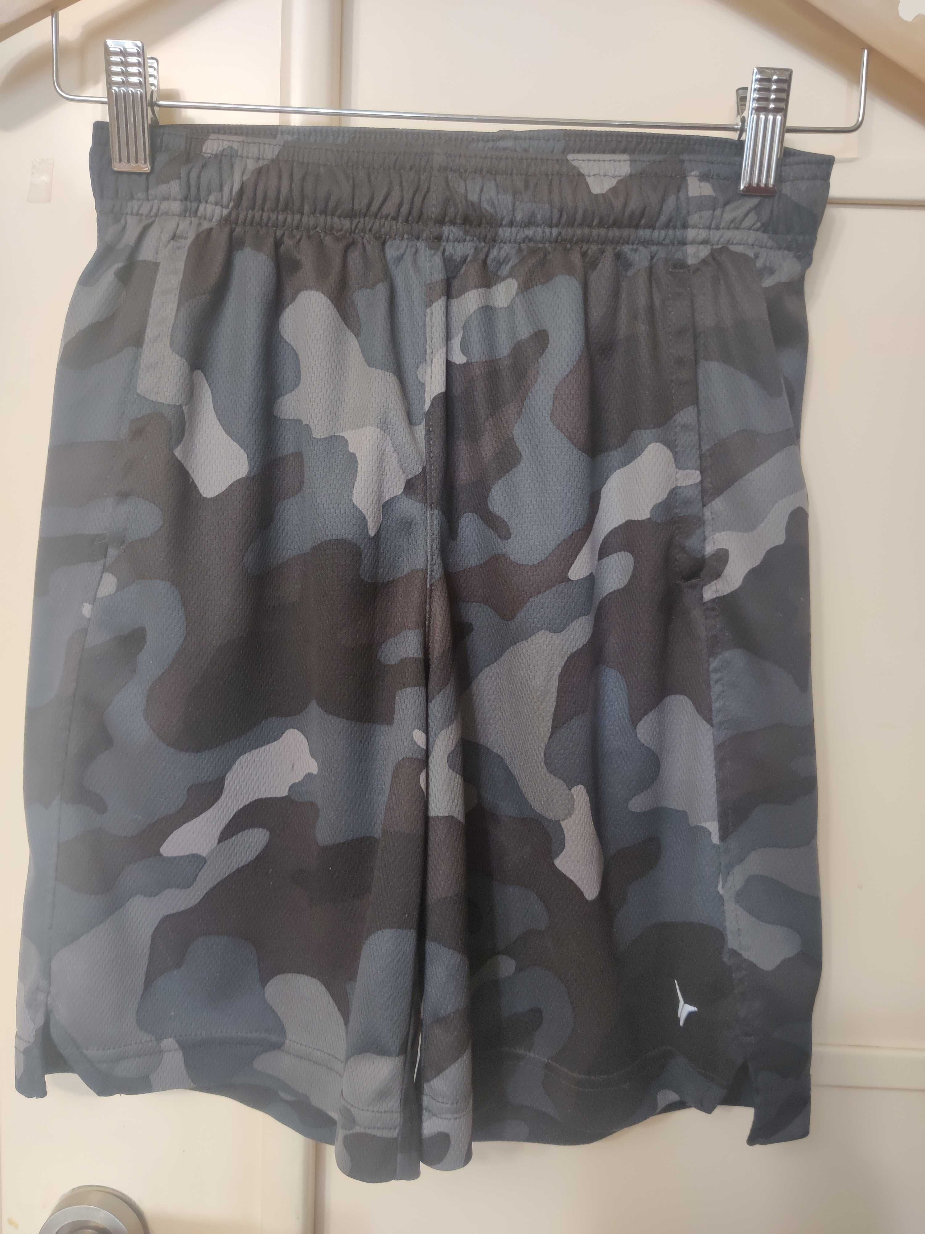 Спортивные шорты на мальчика Old Navy active