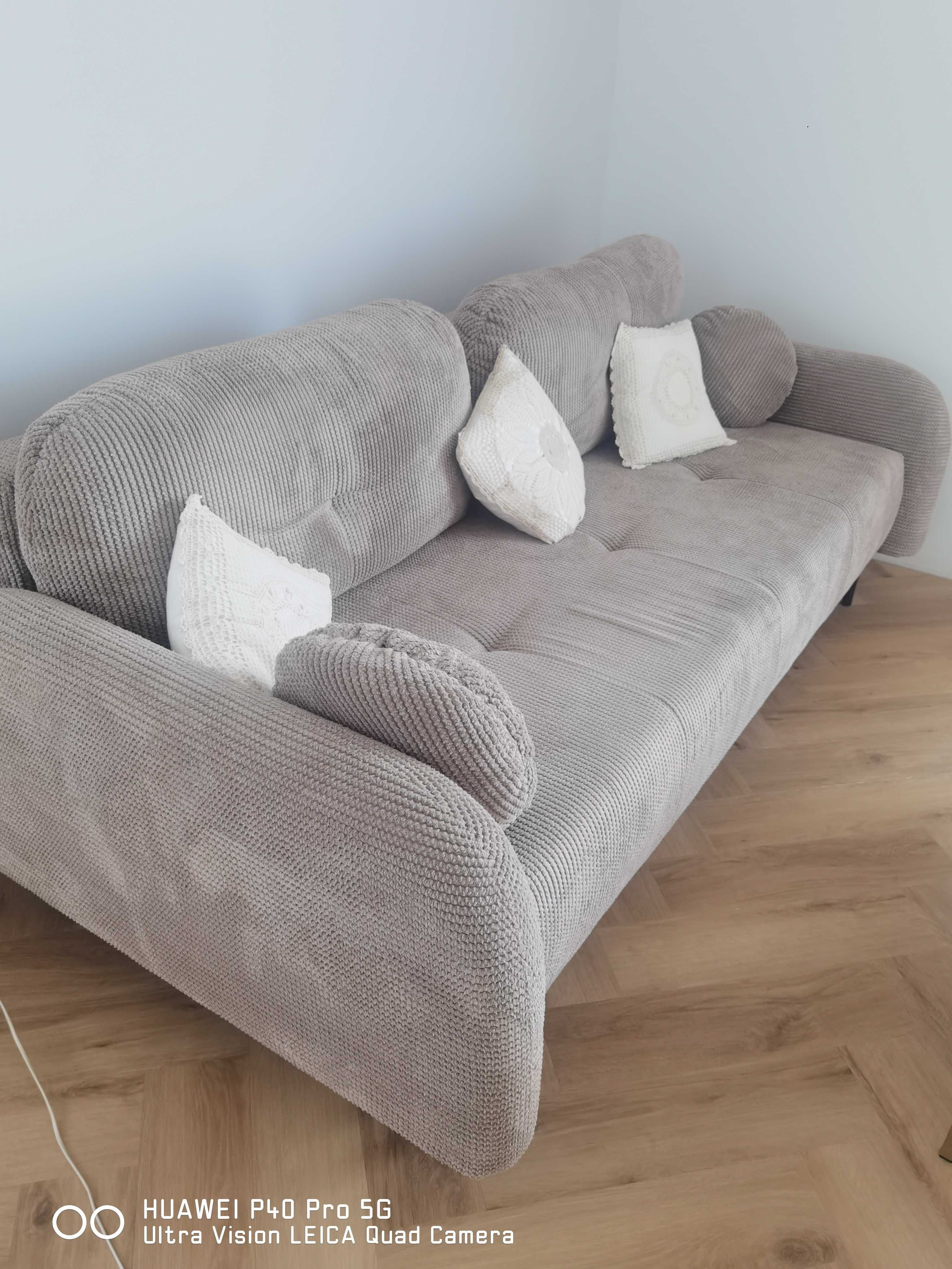 Rozkładana sofa ze sztruksu