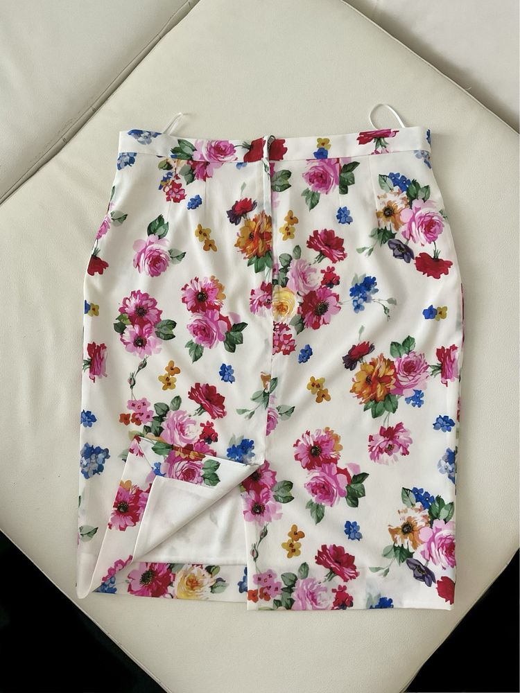 Dolce & Gabbana шелковая юбка в цветочный принт