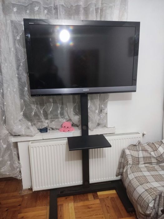 Презентаційний стенд під телевізор