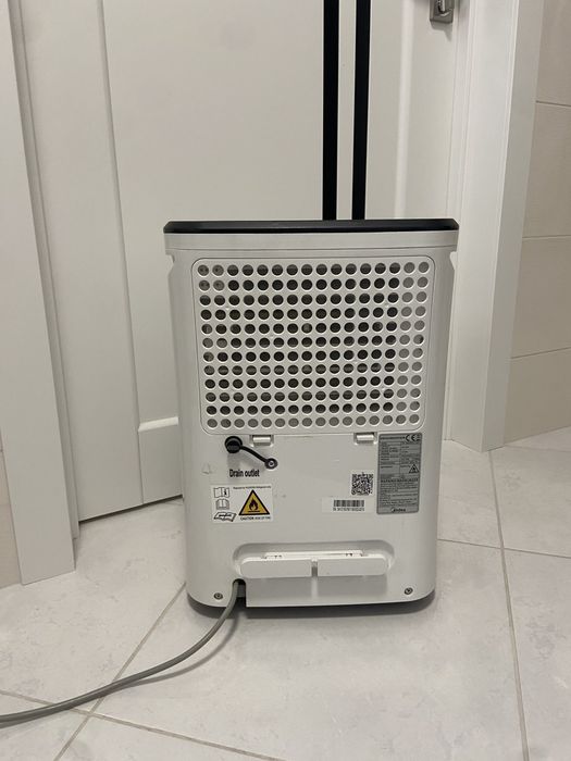 Осушувач повітря  мідеа  20 літрів