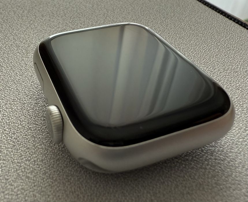 Apple Watch 8 45mm - srebrny aluminium + paski