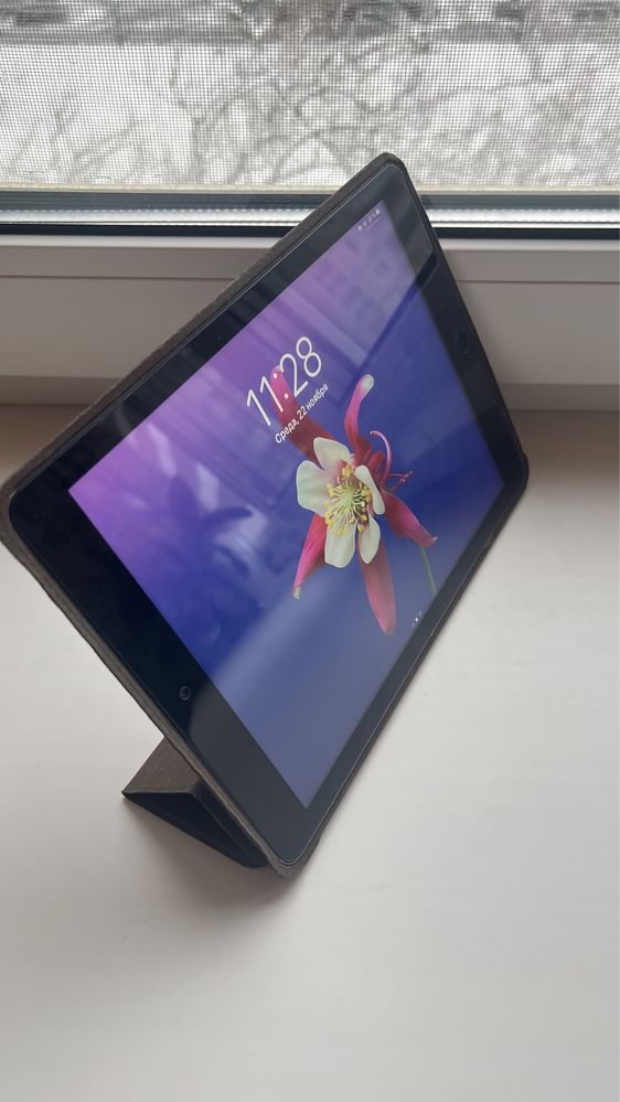 Планшет Apple A1474 iPad Air Wi-Fi 16GB