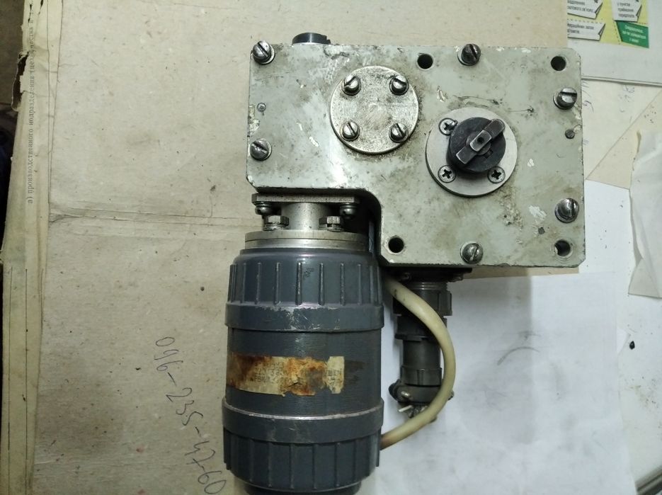 Насос вакуумний ВНМ-18Г, двигуни пост.струму.