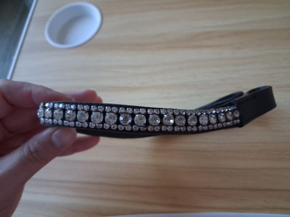 Naczółek z kryształkami r. Cob