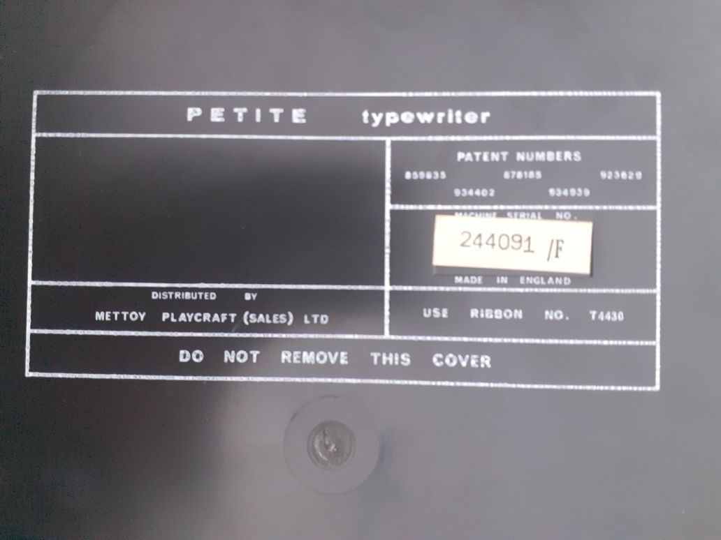 Maquina de escrever Petite com mala