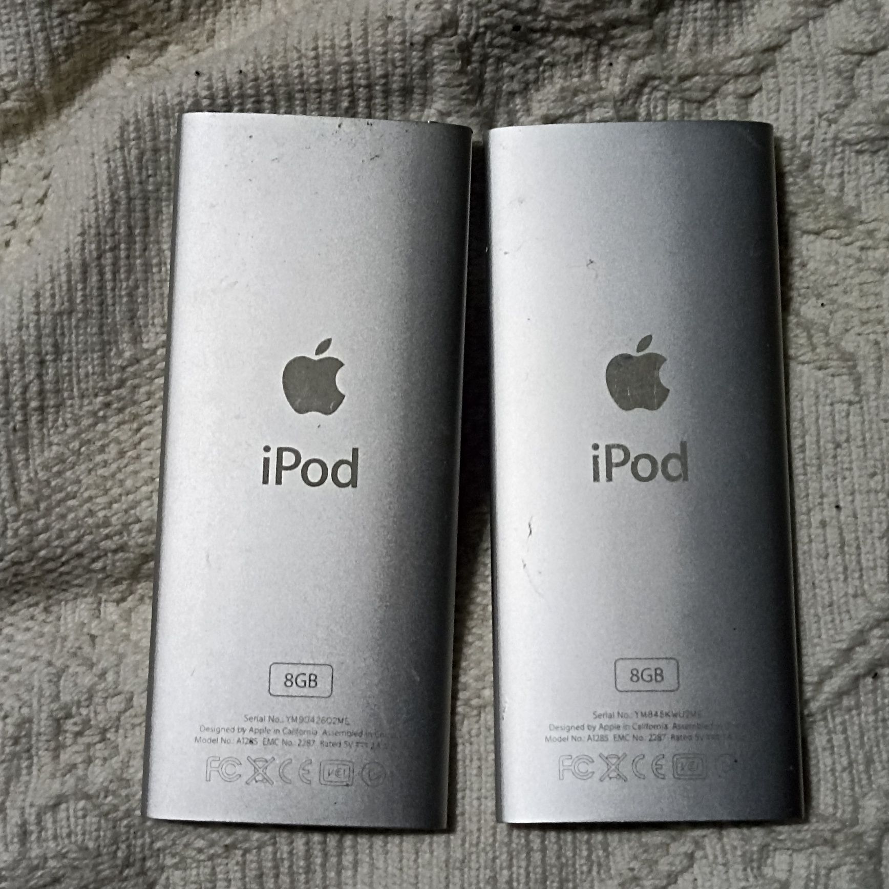 Dois iPods de 8gigas cada um precisam bateria novas