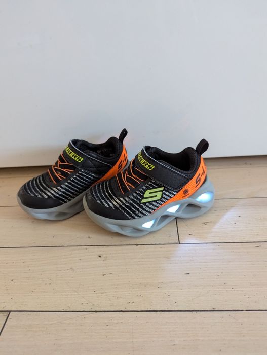Sprzedam Sneakersy r.21