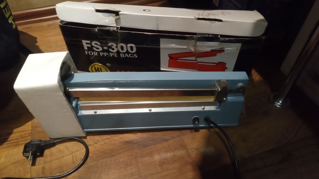 Запайщик пакетов FS-300 с ножом
