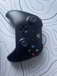 Продам джойстик на xbox one