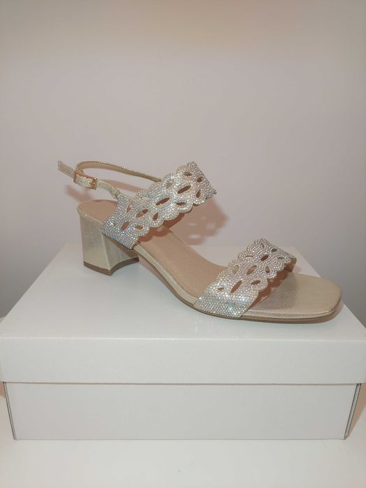 Sandały MENBUR r 40