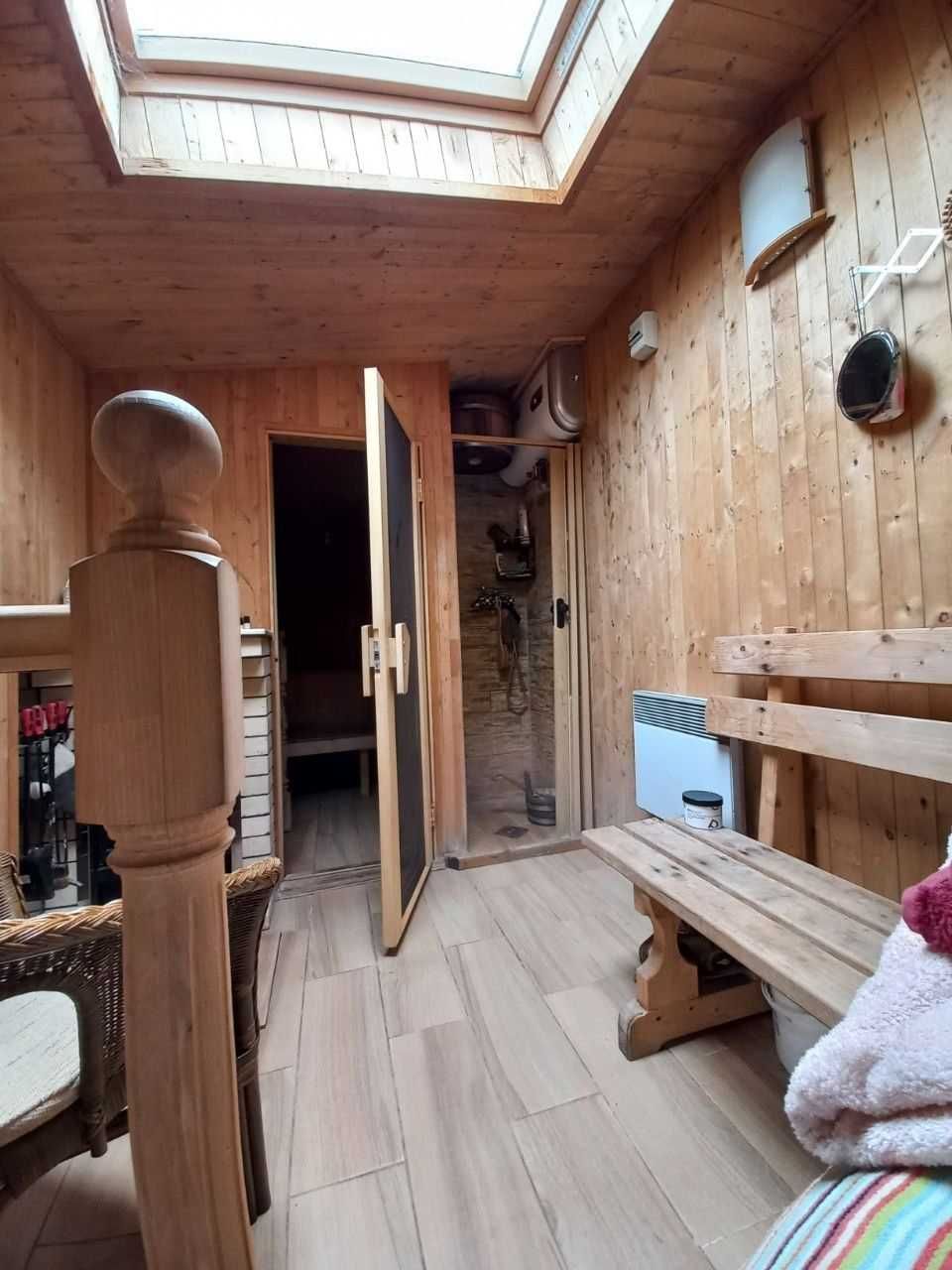 Продам уютный добротный двухэтажный дом на Самаре Новомосковск