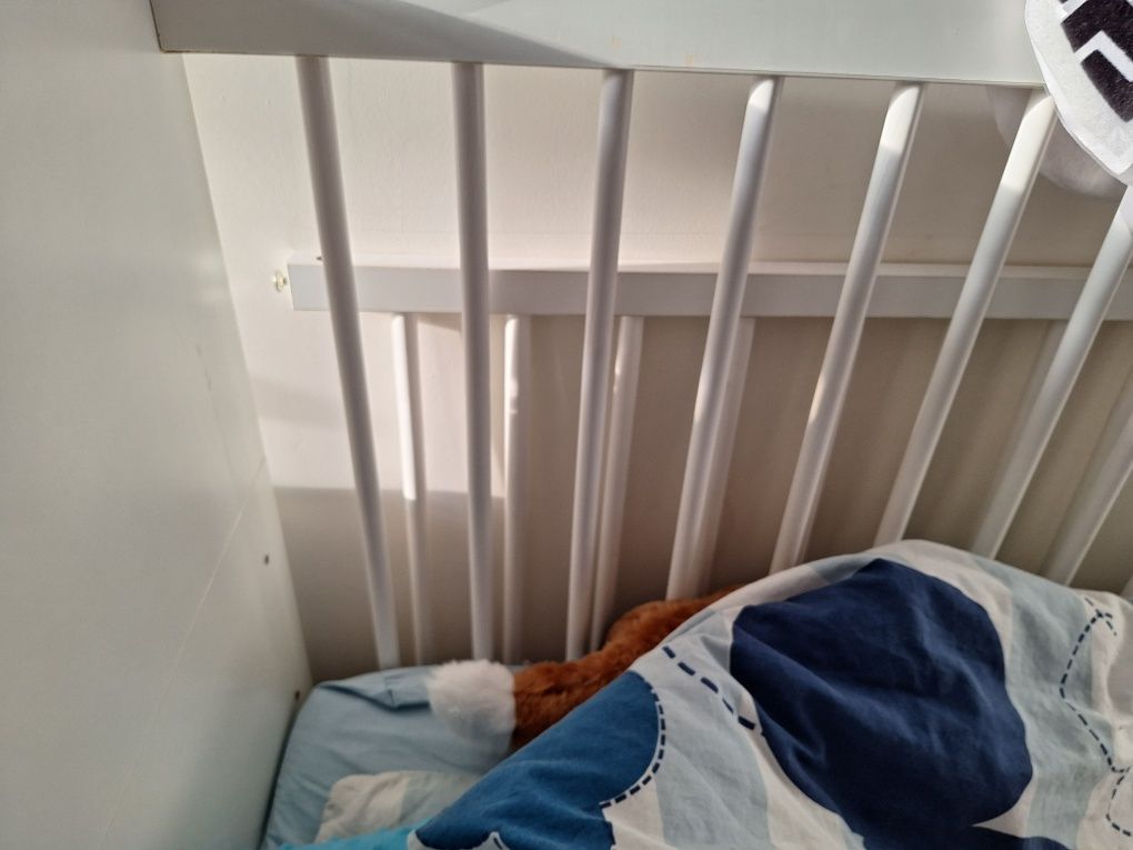 Łóżeczko niemowlęce 2w1 barierki lub tapczanik białe