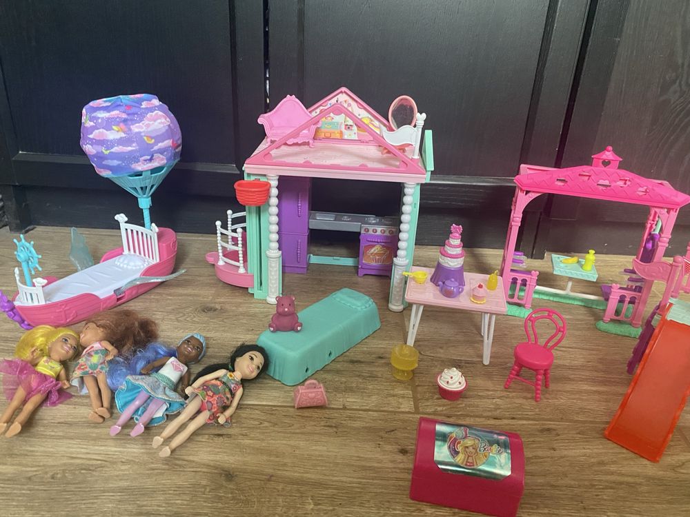 Chelsea barbie domek altanka statek balon plac zabaw