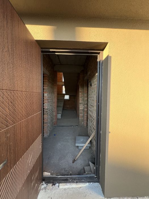 Чудовий 3К будинок в тихому районі!