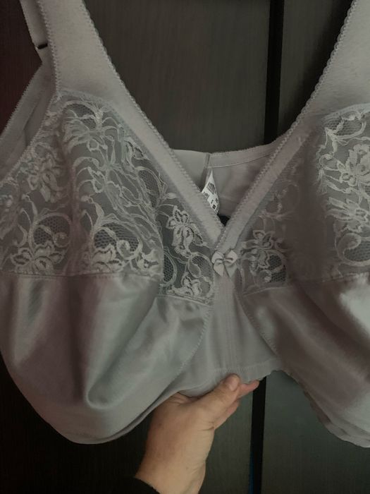 Бюст великого розміру