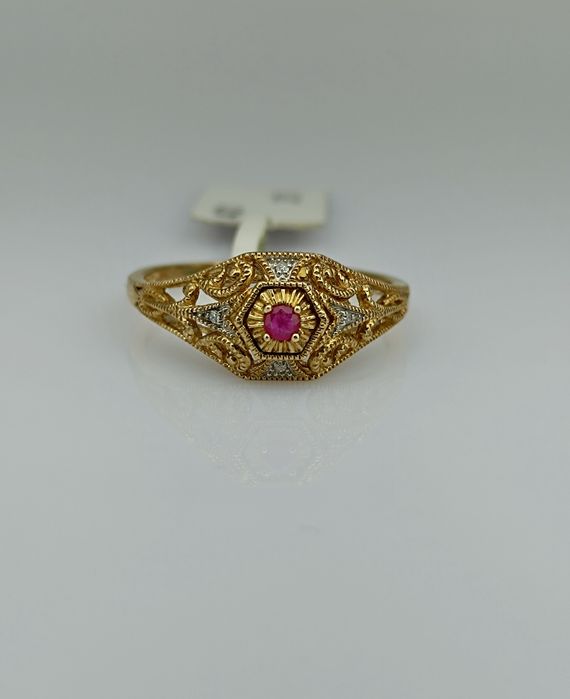 Новое золотое кольцо с рубином 375 пробы размер 20.3