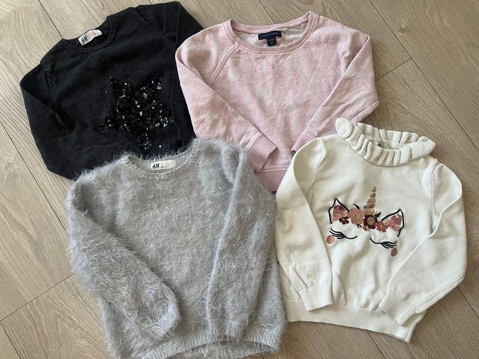 Paka sweterków dla dziewczynek