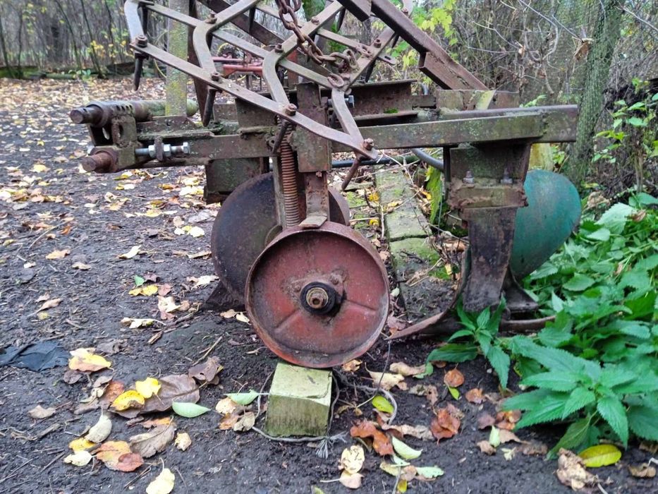 Продам плуг двокорпусний