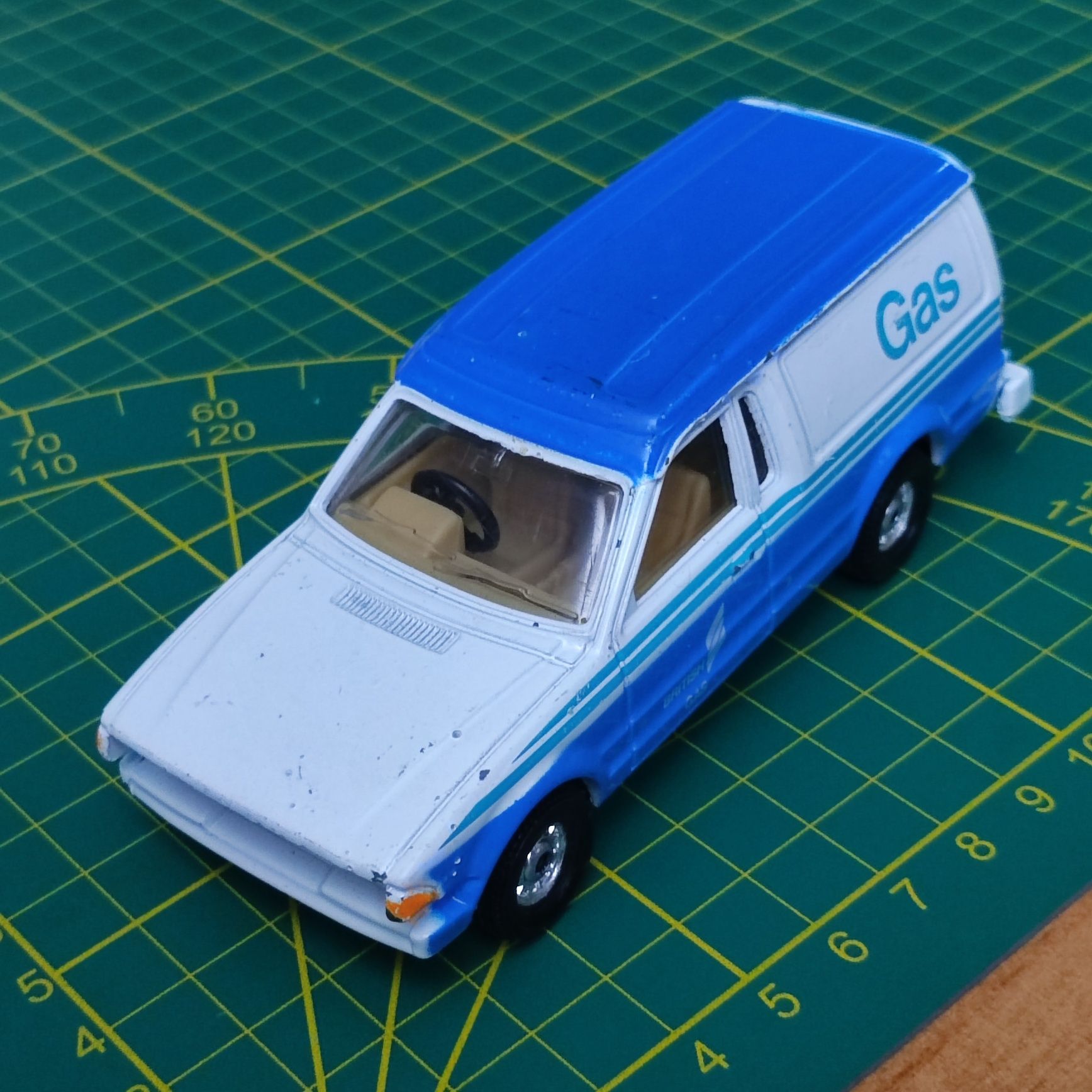 Corgi Ford Escort 1:36