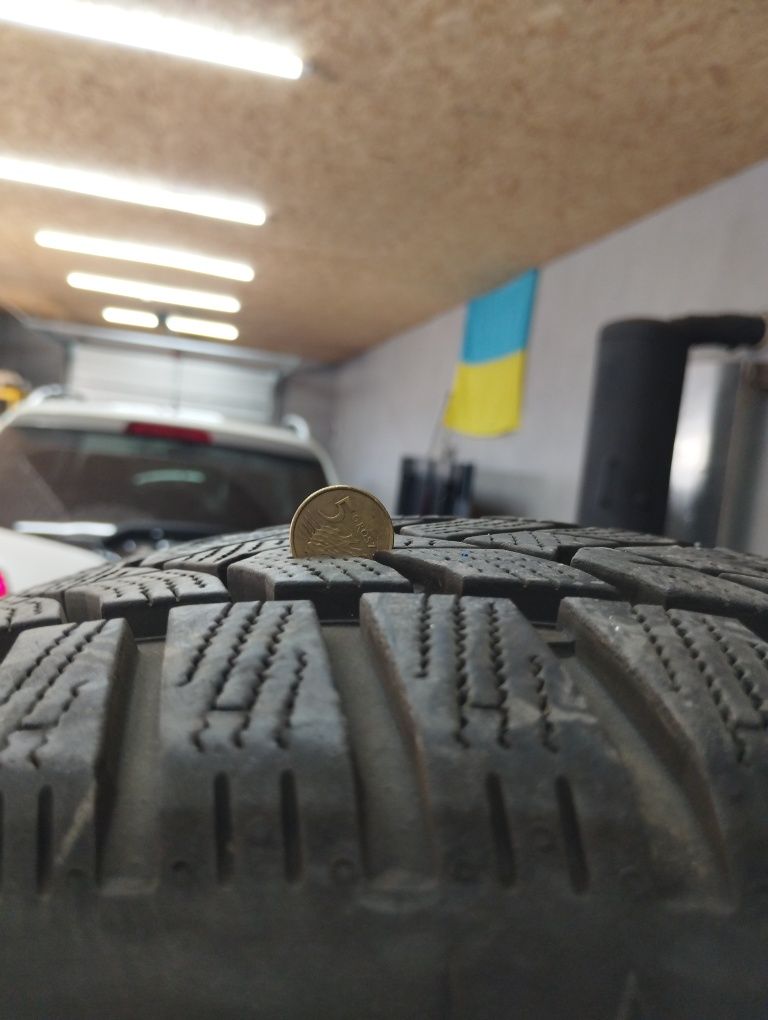 Шини R16 205/55 зима DUNLOP