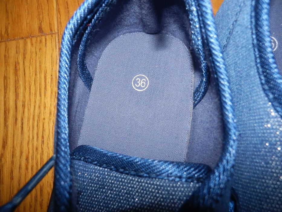 Trampki dla dziewczynki