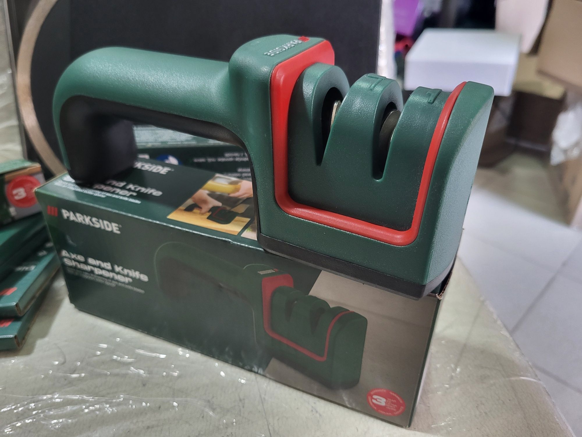 Ручне точило для сокир та ножів, відкривалка Parkside HG 10171