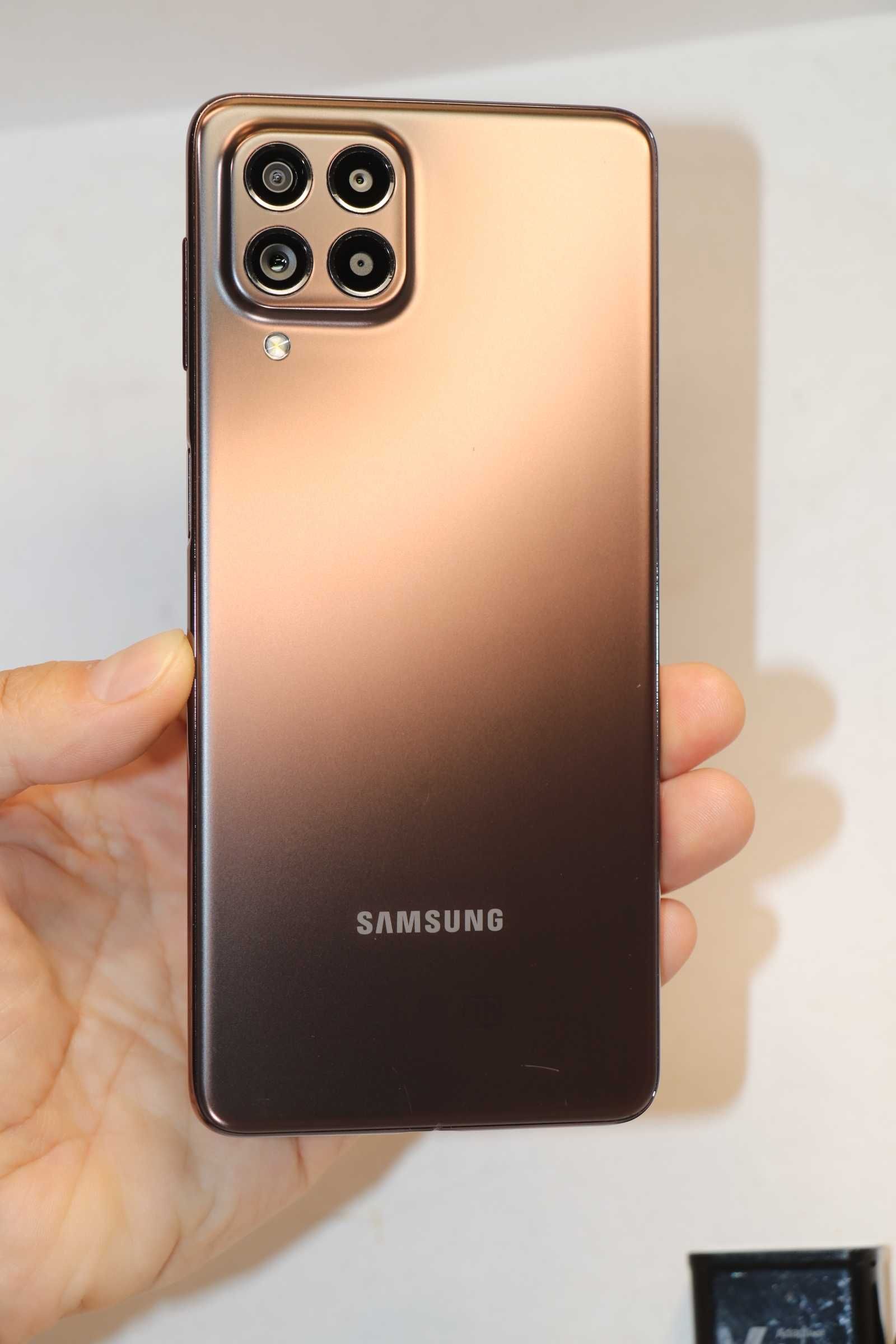 Samsung Galaxy M53 5G M536B 8/128GB Brown, идеальное состояние, на 5+!