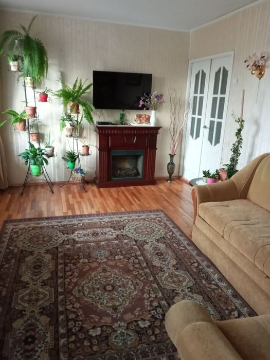 Продается 3 ком. квартира р-н ост. кинотеатра "Космос", 4/9